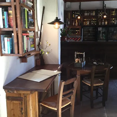 Kalopetri Bed & Breakfast 2*